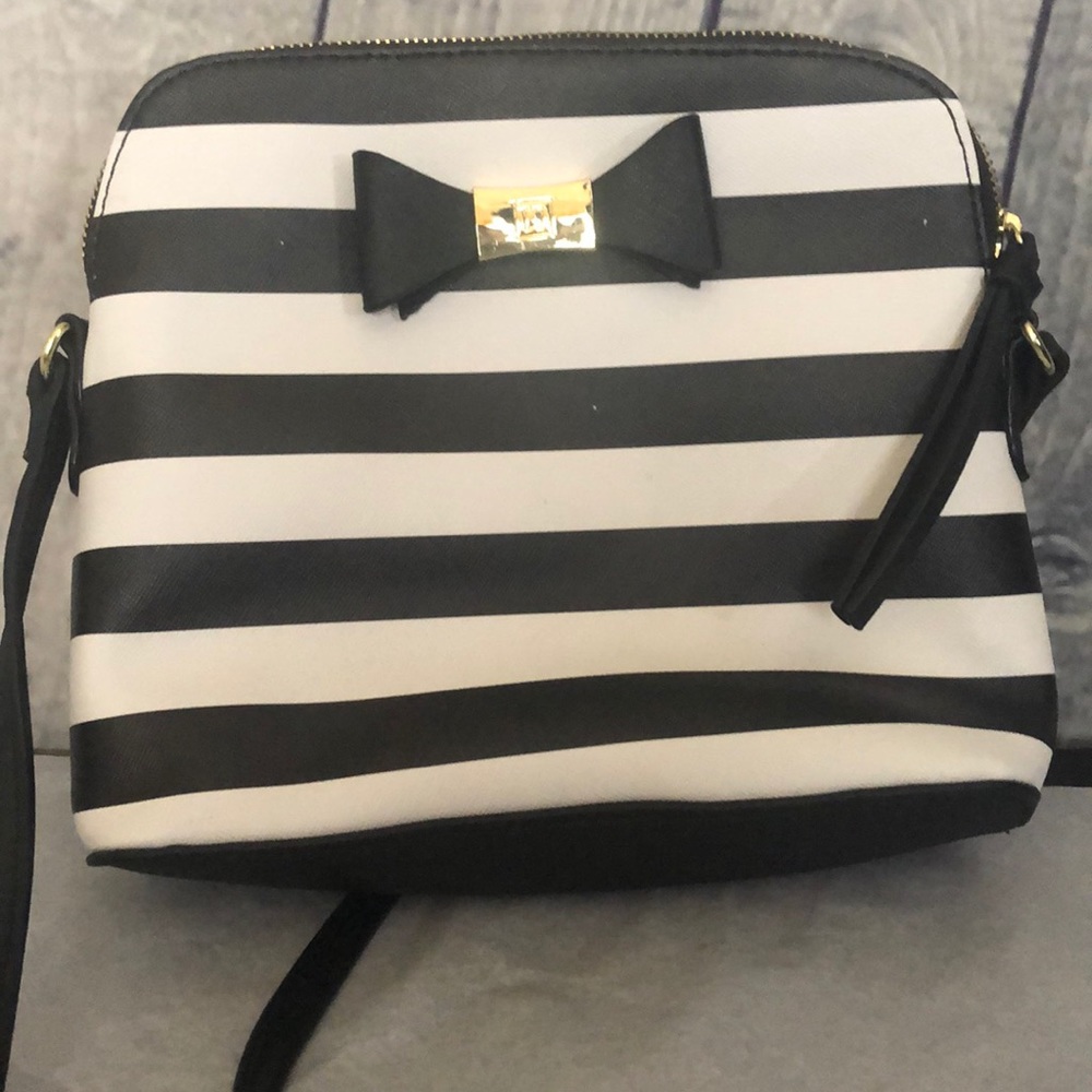Liz Claiborne Crossbody